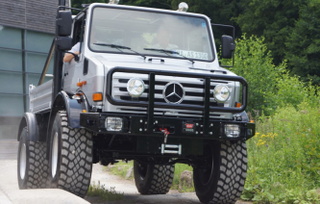 Illustration for article titled You Can Buy Schwarzenegger's Unimog And Terminate Any Terrain